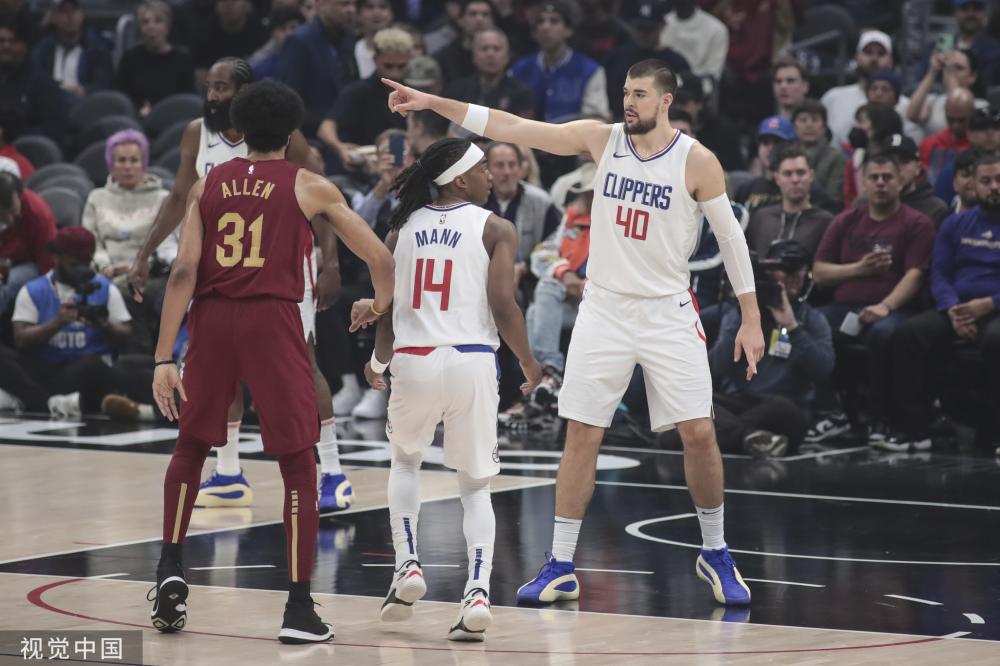 场比赛中展 场比赛中展