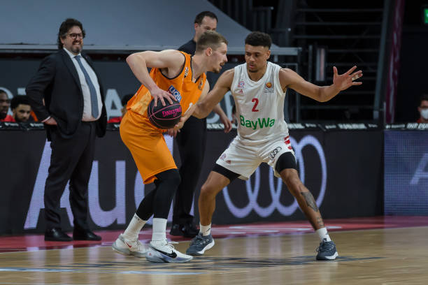 球员内讧的 球员内讧的