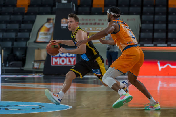 也是一支球 也是一支球