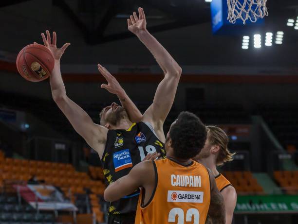 战备受关注 战备受关注